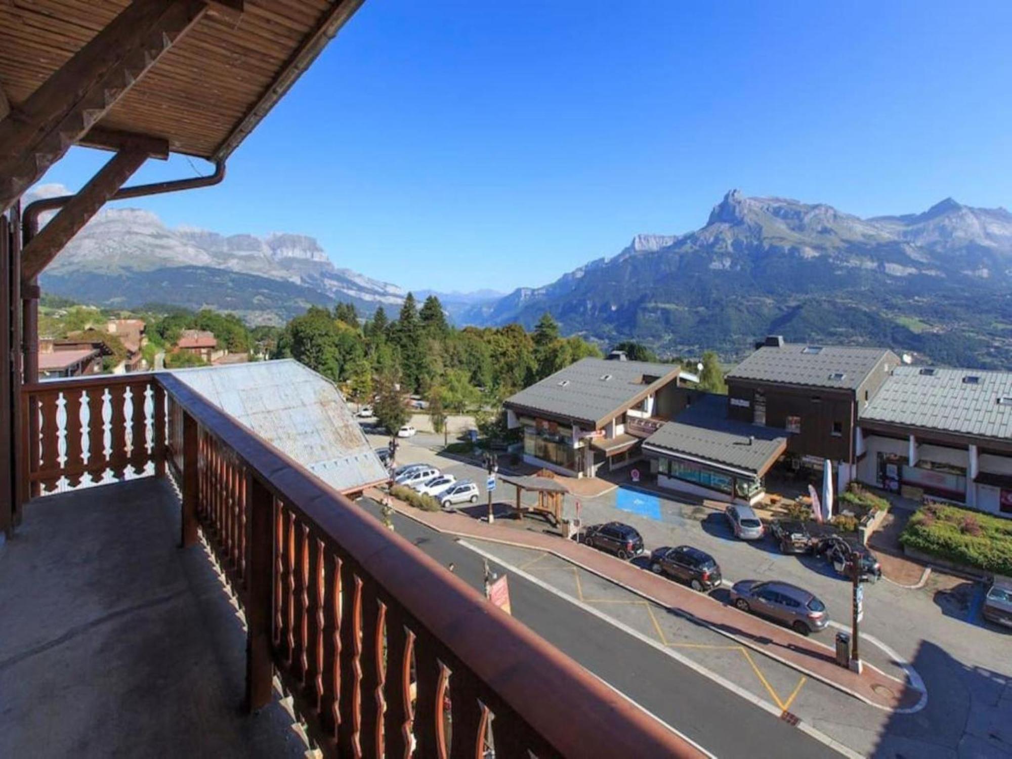 Les Aiguilles De Warens Aparthotel Combloux Exterior photo