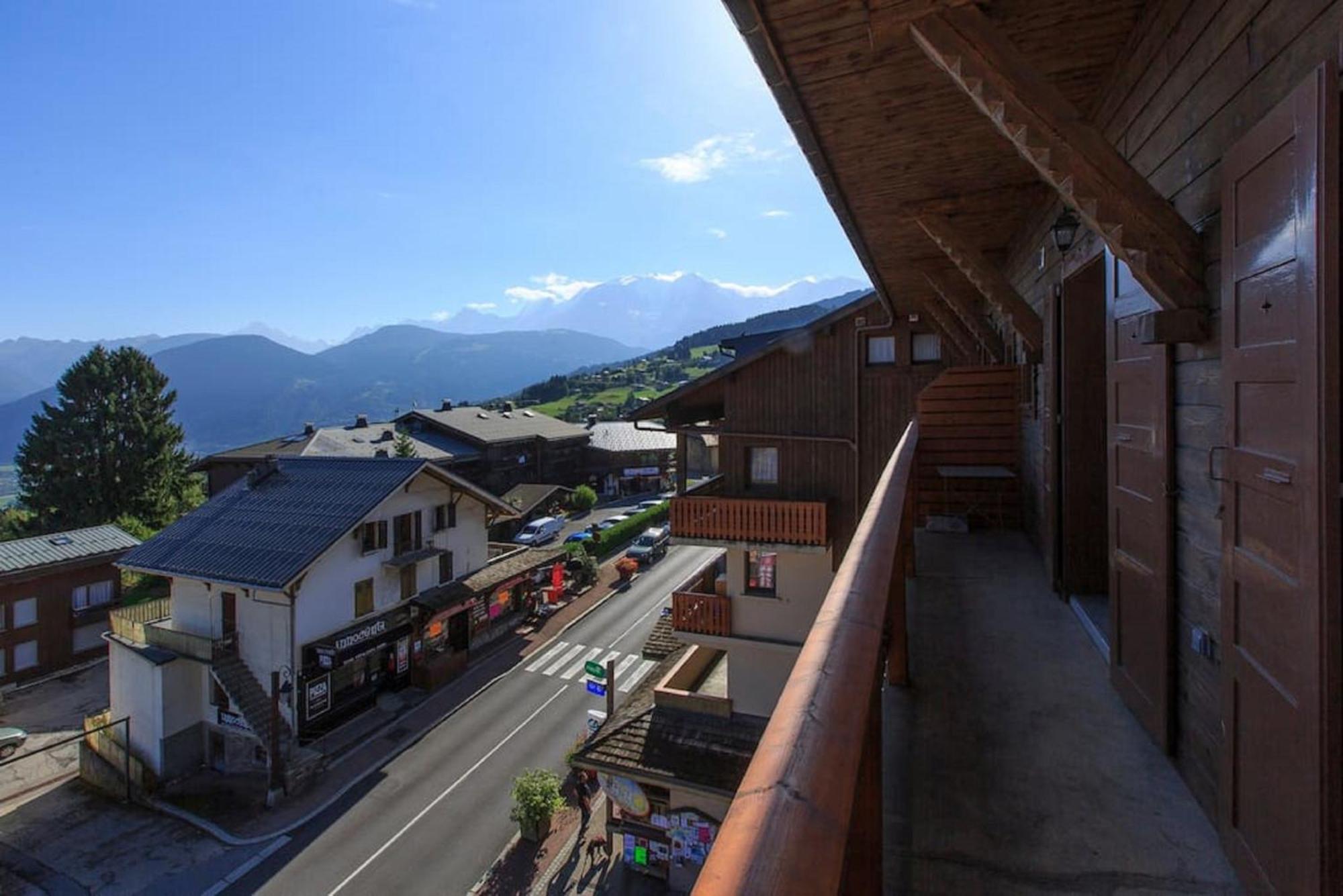Les Aiguilles De Warens Aparthotel Combloux Exterior photo