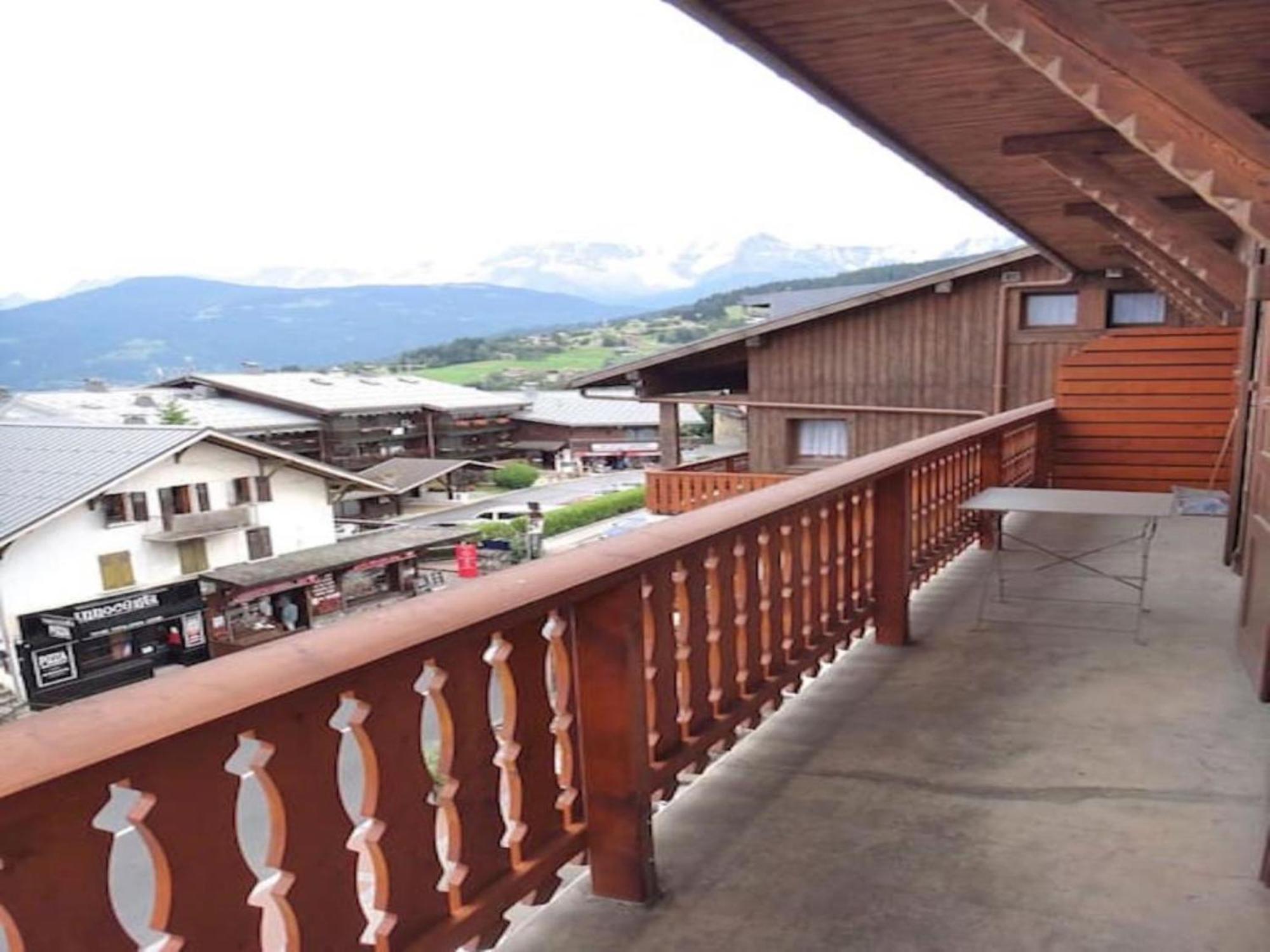 Les Aiguilles De Warens Aparthotel Combloux Exterior photo